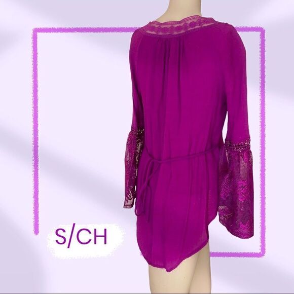 No Boundaries size S(3-5)
bell lace sleeves
lace collar
high low hem - Picture 3 of 5